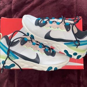 Nike React Element 55 - Women’s sz 8
